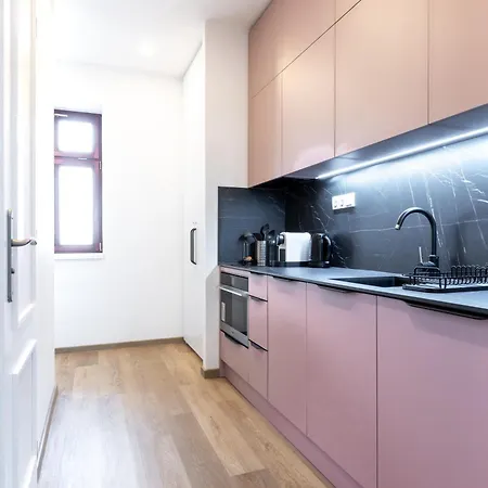 Stay2gether In Pink 16 - Main Train Station Apartament *