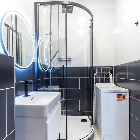 Stay2gether In Pink 16 - Main Train Station