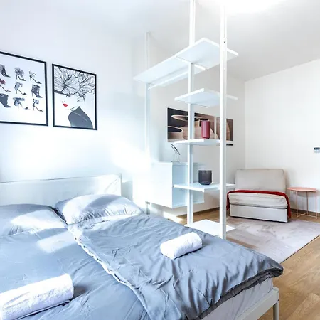 Stay2gether In Pink 16 - Main Train Station Apartament *
